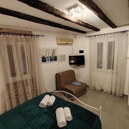 Appartement Old Varos