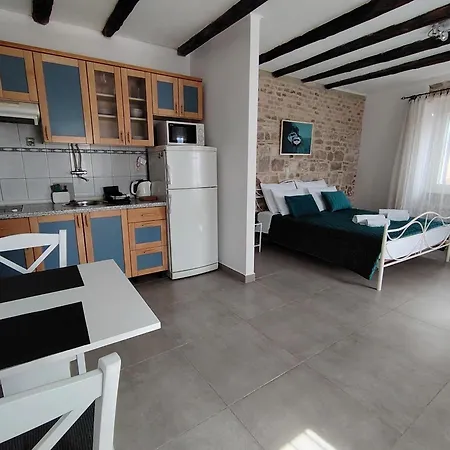 Apartment Old Varos Split
